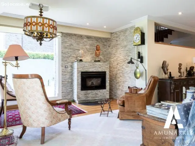 Villa de Lujo en Hondarribia con Piscina y Pdel Junto al Golf