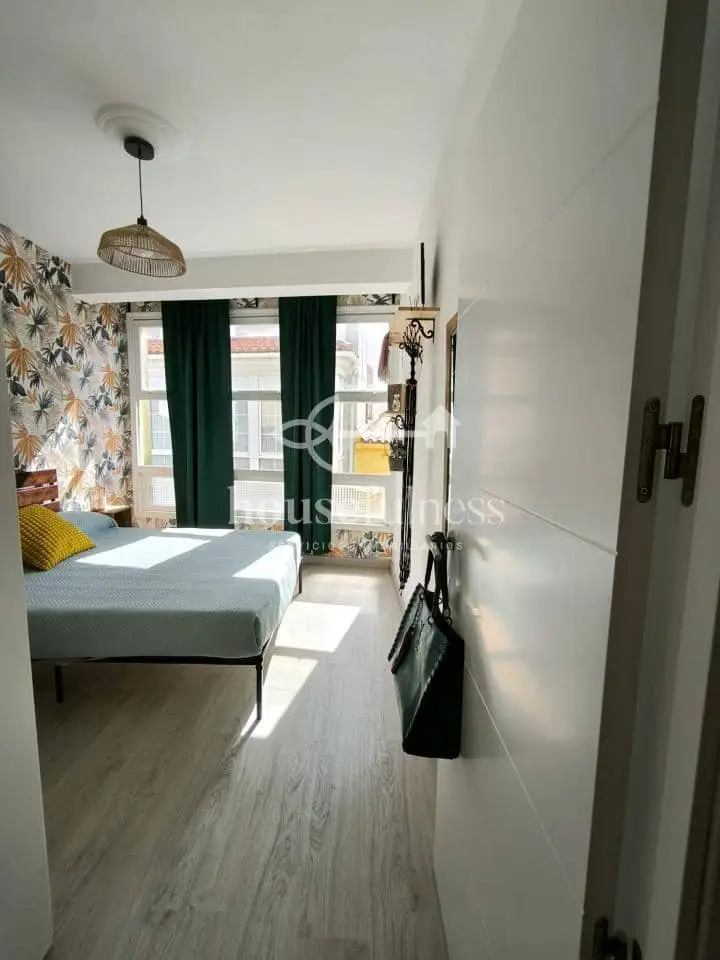 Atico Duplex Reformado en Cedeira con Terraza y Vistas