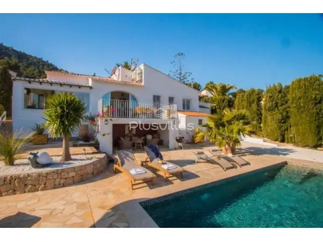Villa en Venta Benissa con Piscina y Vistas Impresionantes