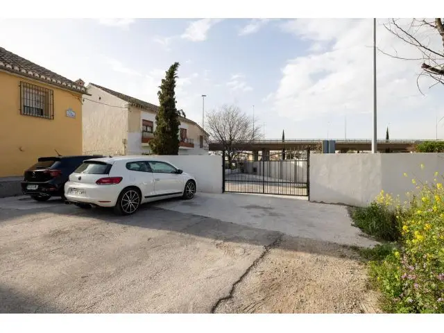 Casa Cortijo con Parcela Rústica de Riego