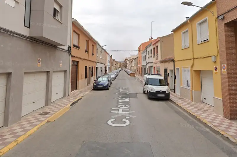 Casa en venta en Almansa - Oportunidad para inversores