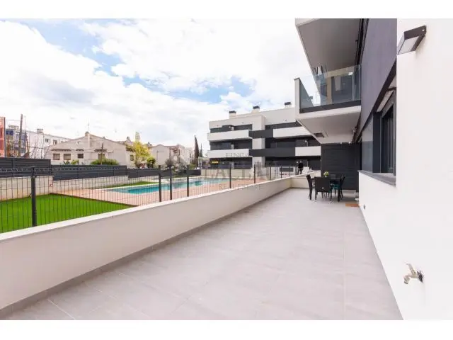 Pisos en Cubelles con Piscina y Trastero - Obra Nueva