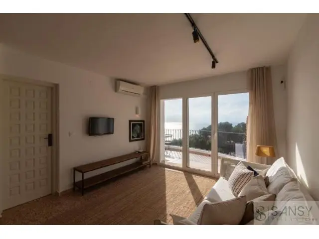Apartamento en Alquiler con Vistas al Mar en Jávea