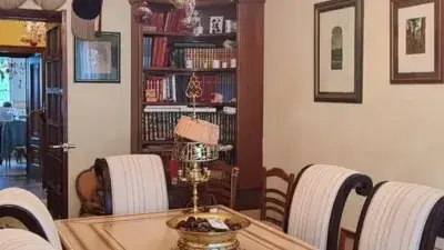Chalet en Venta en Bertamirans 680m2 con Piscina y Parcela