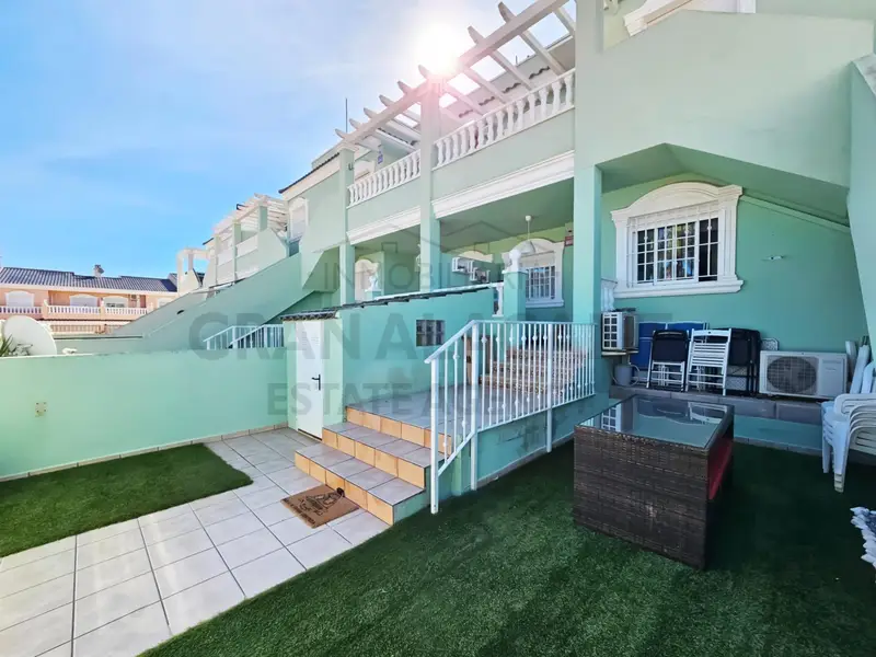 Venta de piso con piscina y terraza en Gran Alacant (Santa Pola), Mediterraneo