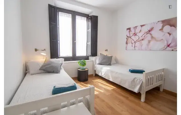 Alquiler Apartamento 3 Dormitorios Granada Aire Acondicionado Terraza