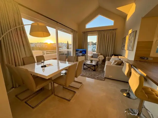 Apartamento 2 Dormitorios Lujo Estepona