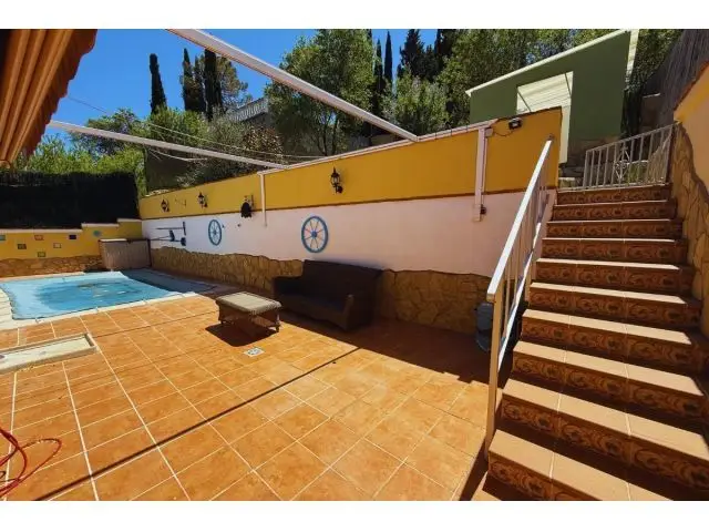 Villa en Moclín 3 dormitorios 2 baños Piscina Privada