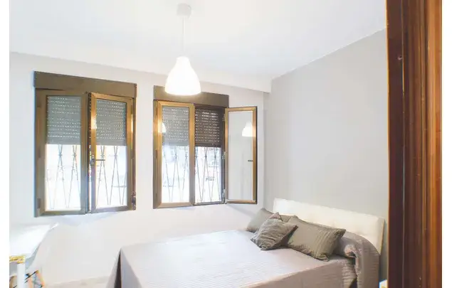 Habitaci
ón 80m
² Madrid Alquiler 3-18 Meses Dep
ósito 550