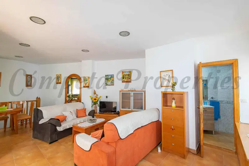Apartamento en Torrox Costa cerca de la playa con piscina y tenis