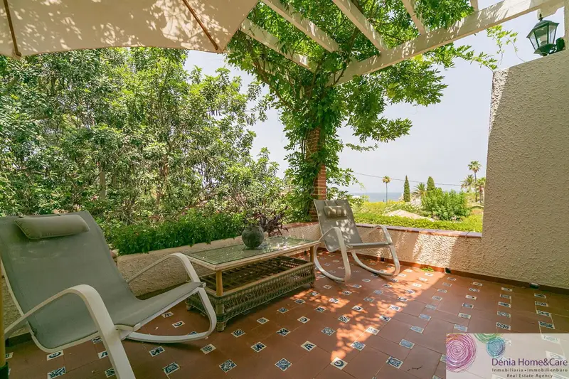 Casa en Dénia con Vistas al Mar y Terraza