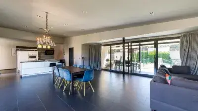 Chalet en venta Pinar de Simancas 4 habitaciones 4 banos piscina
