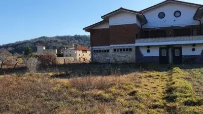 Chalet Bifamiliar Villarcayo 300m2 Garaje Almacen 4 Dormitorios