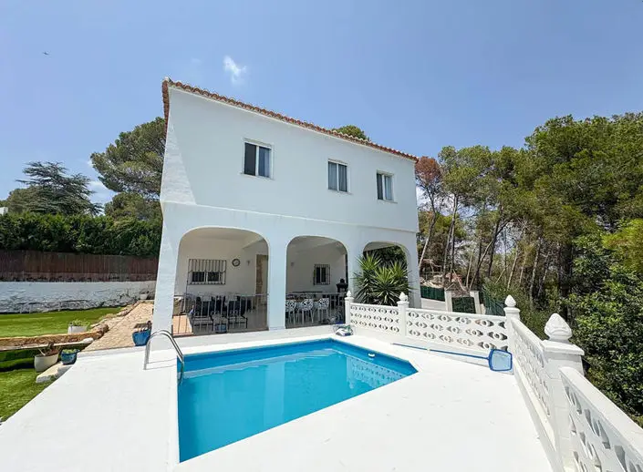 Villa 7 Dormitorios Monserrat Valencia Piscina Jardin