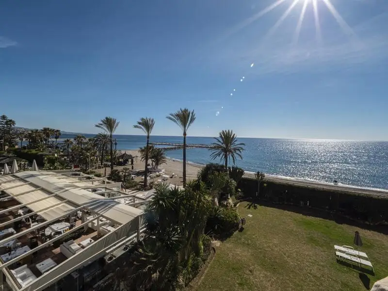 Apartamento en Primera Linea de Playa Puerto Banus