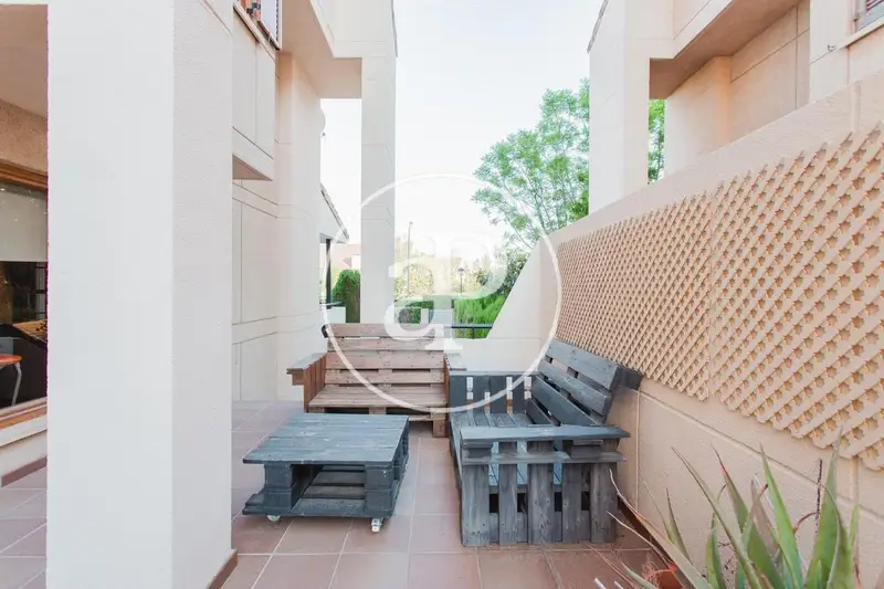 Pareado en Mas Camarena 4 habitaciones 270m2