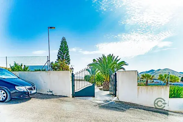 Cortijo Rural en Nijar con 3 Dormitorios y 2600m2 de Parcela