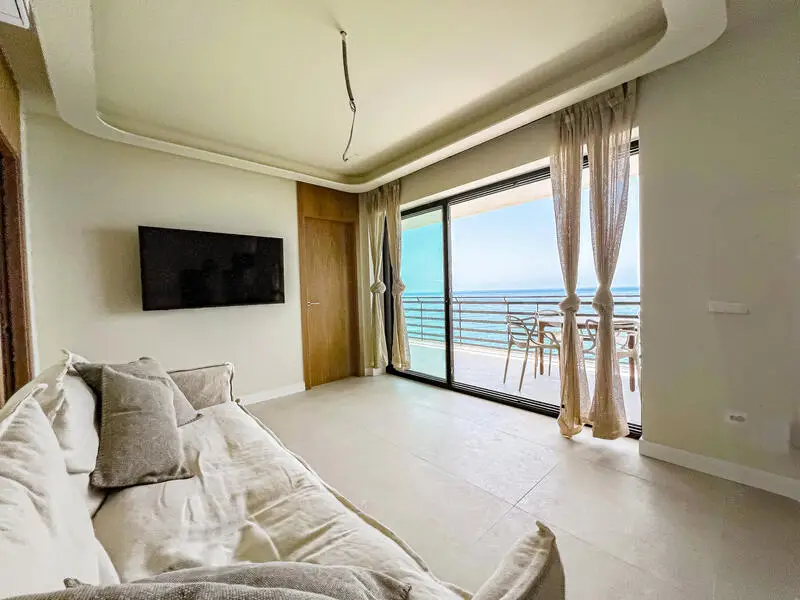 Apartamento en Playa Bajadilla Marbella 2 dormitorios