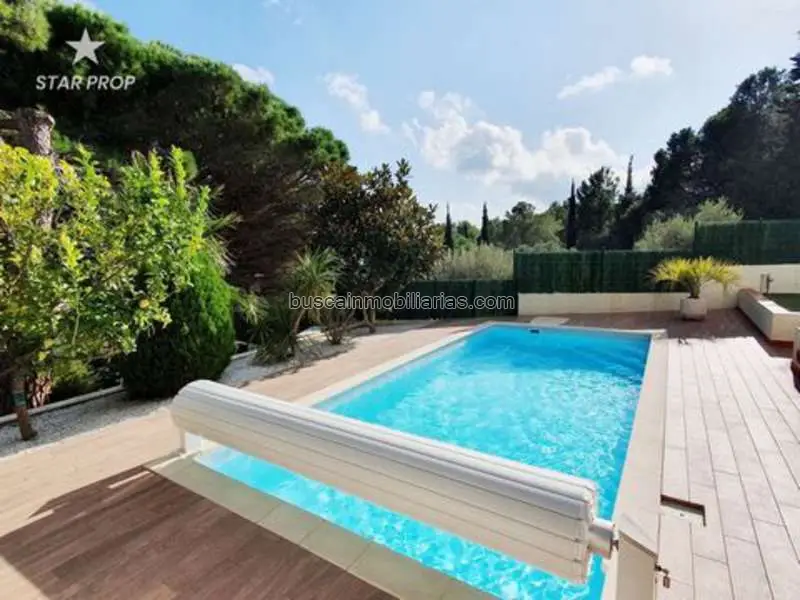Villa de Lujo en Llançà con Piscina Privada y Vistas al Mar