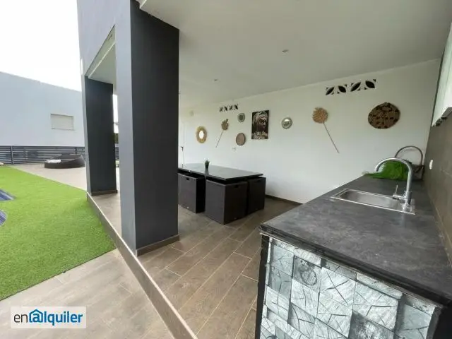 Alquiler casa amueblada trastero Centro