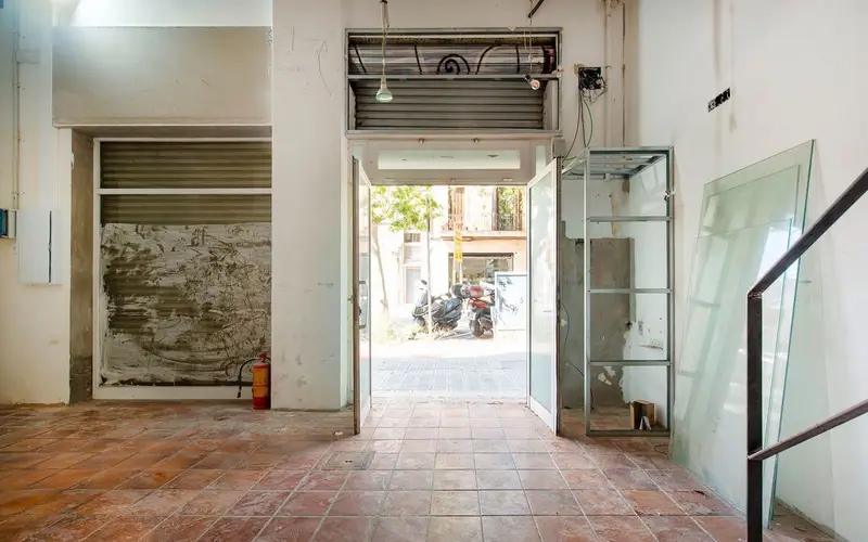 Local en Alquiler Poblenou Barcelona 198m2 Salida de Humos