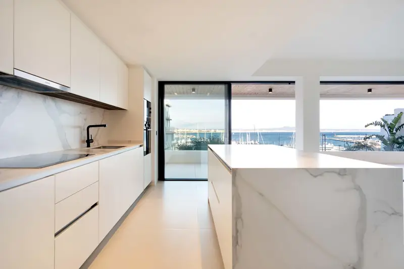 Apartamento en Planta Baja con Jardin Privado y Vistas al Mar en Palma de Mallorca
