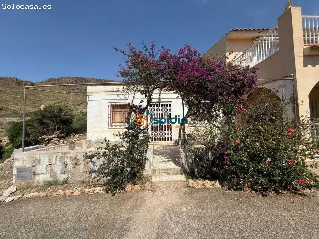 Casa Semi-Reformada en Pilar de Jaravia Pulpi Cerca de la Playa