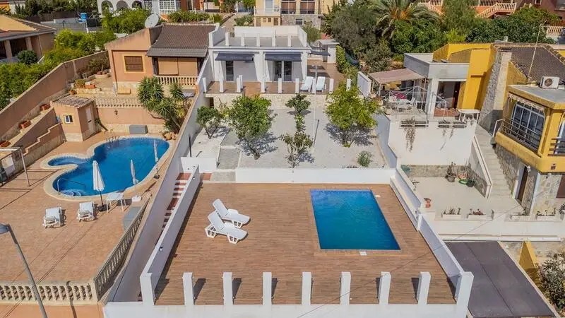 Villa Moderna en Los Balcones Torrevieja 3 Dormitorios Piscina Jardin