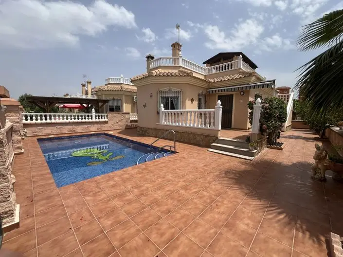 Villa en Venta Almoradı El Banet 2 Dormitorios Piscina Privada