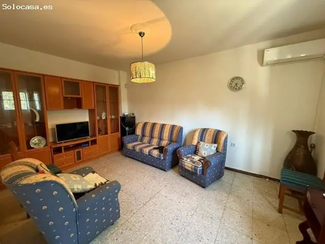 Casa en venta en Badajoz: 3 dormitorios, lista para entrar a vivir