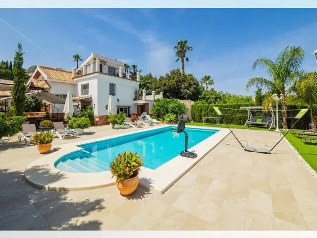 Casa Rural 5 Dormitorios Málaga Gran Capacidad Piscina Jardín