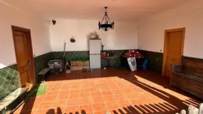 Casa en venta en Junto Autovia A66, Acceso Directo Desde Nacional 630