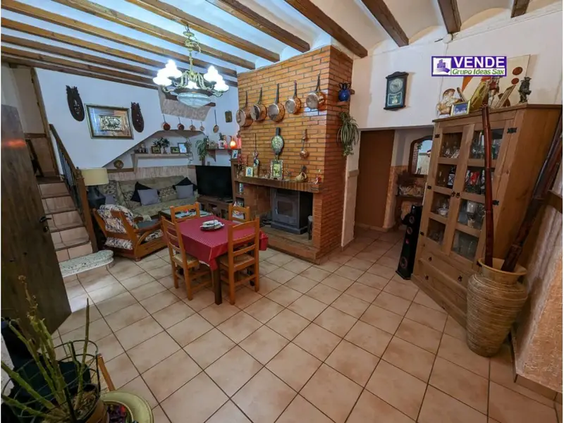 Casa de Campo en Sax con 7 Habitaciones y Barbacoa