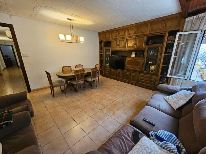 Casa a Estrenar en Calella con Local Comercial