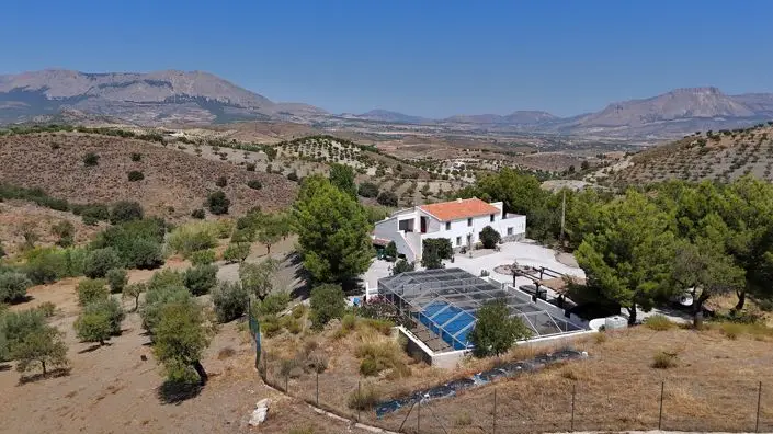 Cortijo con 4 Dormitorios en Venta