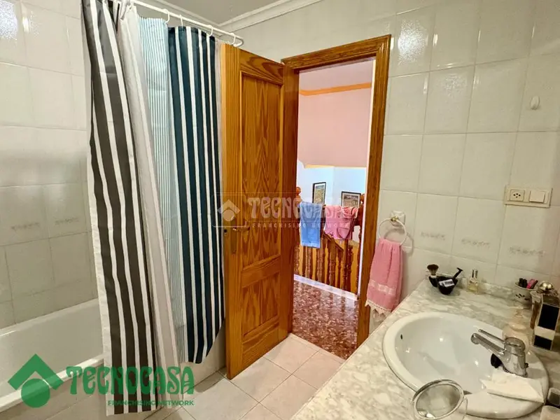Casa en Venta en Álora 3 Dormitorios Cochera Terraza