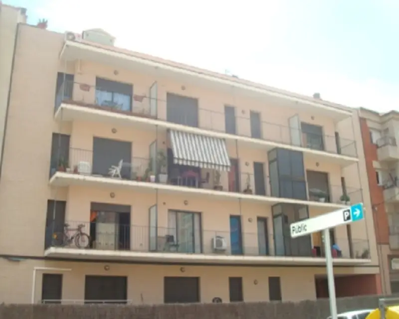 Garaje de 126m2 en Figueres 3 habitaciones 3 banos