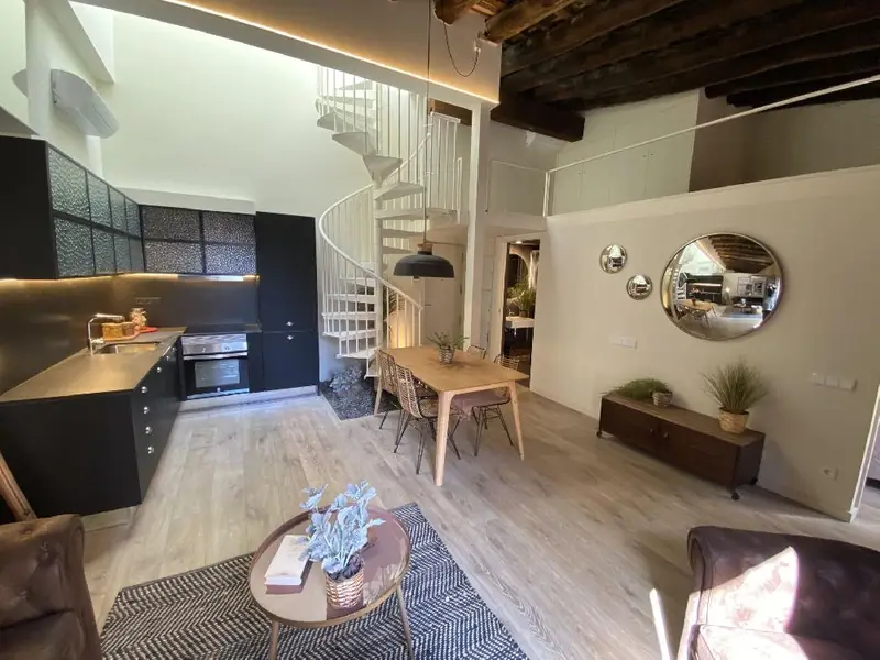 Atico en venta El Raval Barcelona 2 dormitorios terraza piscina