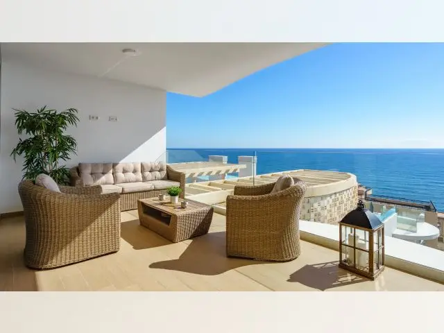 Apartamento 2 Dormitorios Alquiler Málaga Playa
