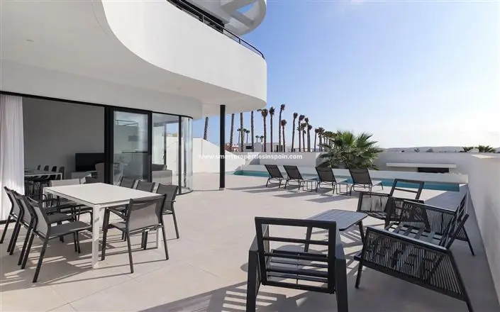 Villa 4 Dormitorios Piscina Privada La Marina Nueva