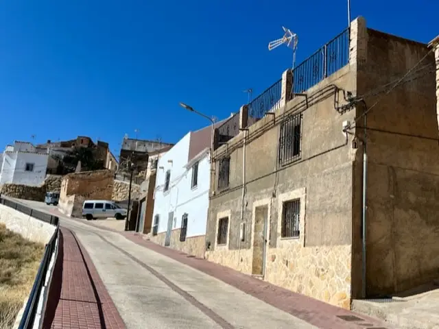 Casa de Pueblo Moderna 4 Dormitorios en Venta