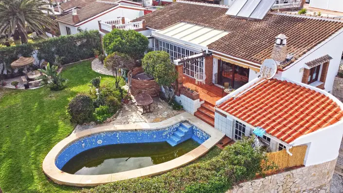 Villa de Lujo en El Faro 4 Dormitorios Vistas al Mar