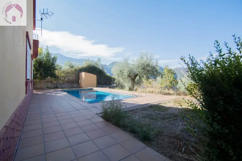 Chalet en Güéjar Sierra con Piscina y Vistas