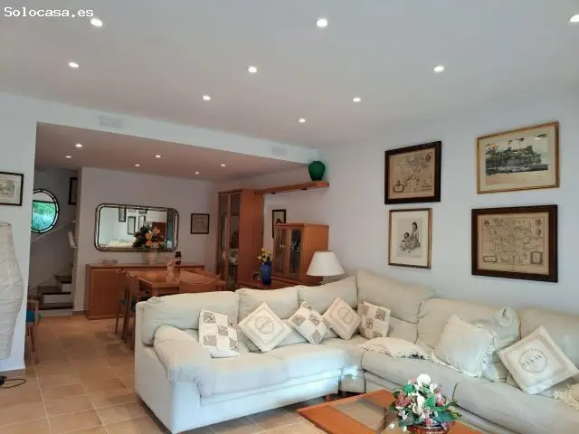 Duplex Vinyet con Piscina Primera Linea de Mar
