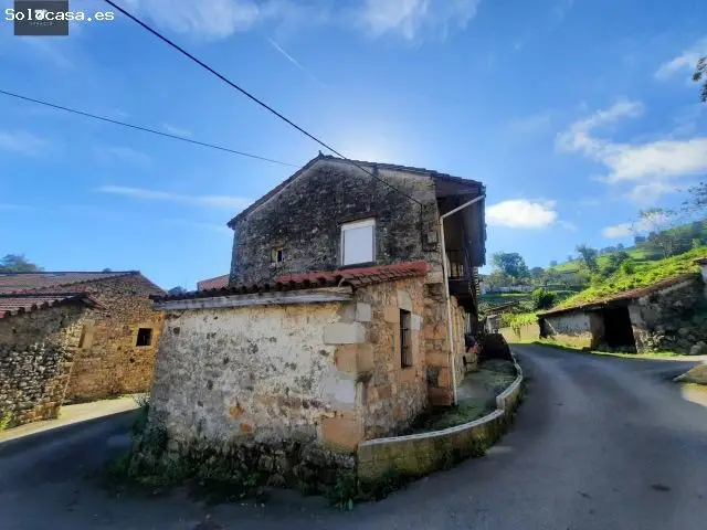 Amplia Casa Montañesa en Villafufre para Reformar