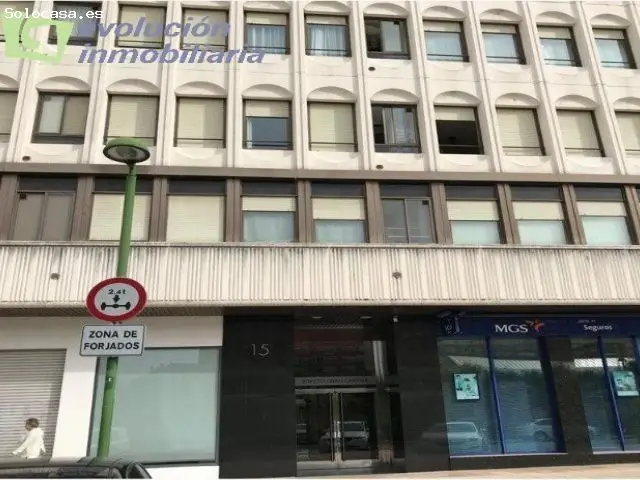 Local Diafano con Escaparate en Burgos Centro