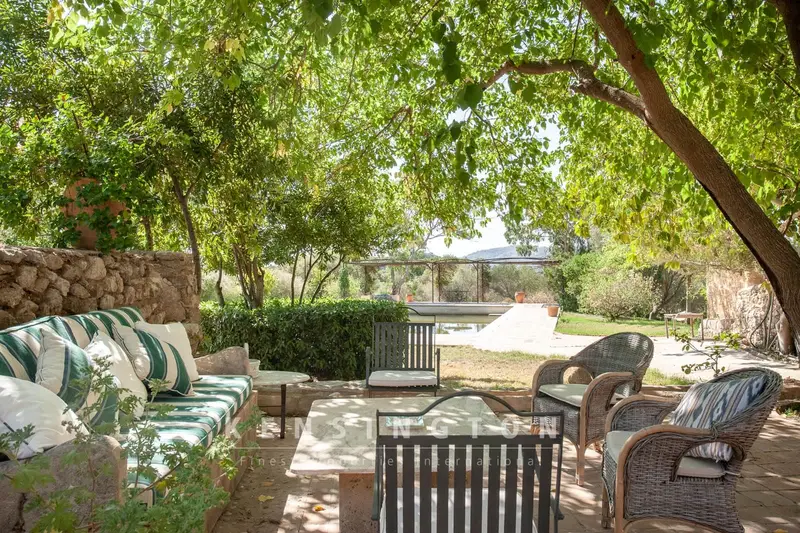 Finca histórica en Artá, Mallorca: 14 acres, piscina, vistas al mar