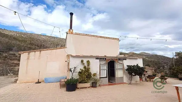 Casa Rústica con 3 Hectáreas - Ampliable - Alicante