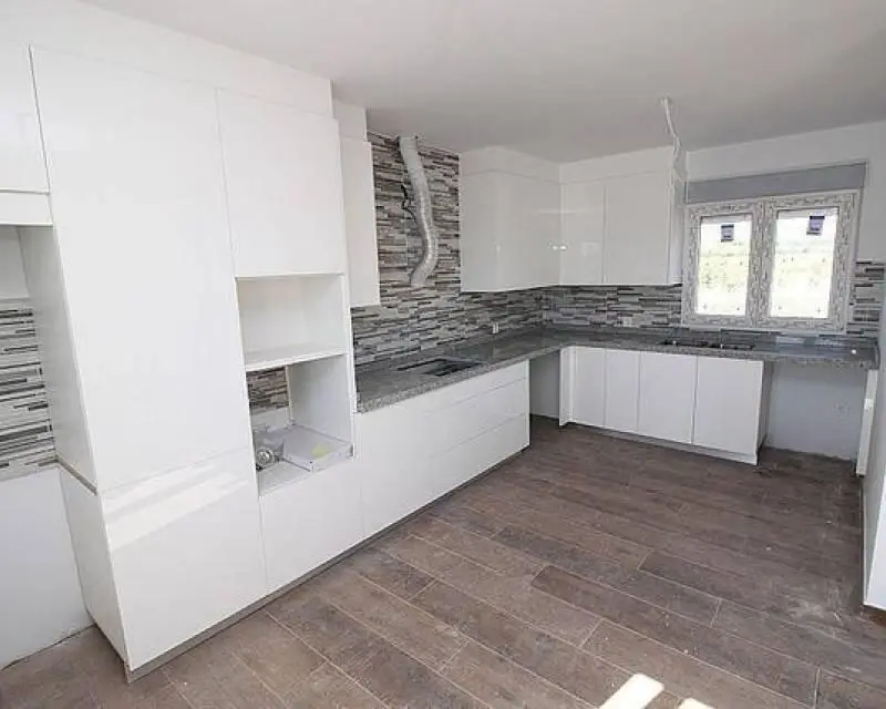 Villas de Lujo en Pinoso: Modernas y Tradicionales