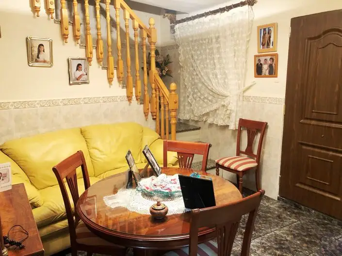 5 Bed Townhouse for sale